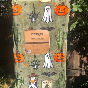 NWT Wrangler Olive Green Halloween Plush Throw with Pumpkin & Ghost Motifs